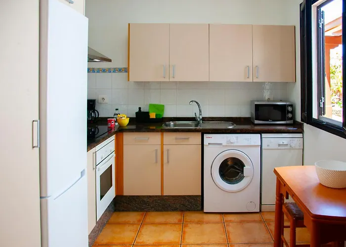 Conil With Heated Pool And Air Conditioning