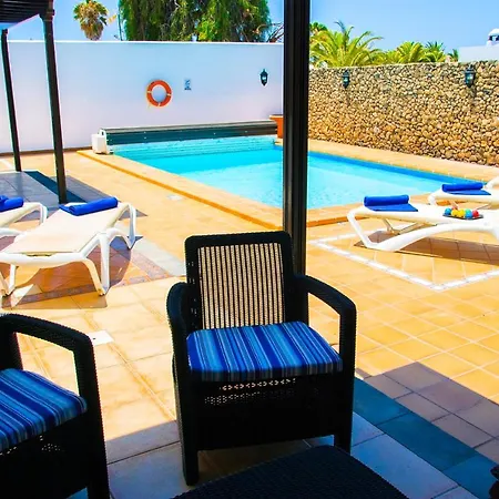 Conil With Heated Pool And Air Conditioning Villa *