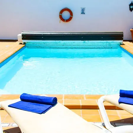 Conil With Heated Pool And Air Conditioning *