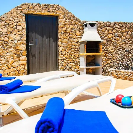 Conil With Heated Pool And Air Conditioning