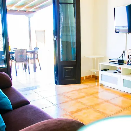 Villa Conil With Heated Pool And Air Conditioning *
